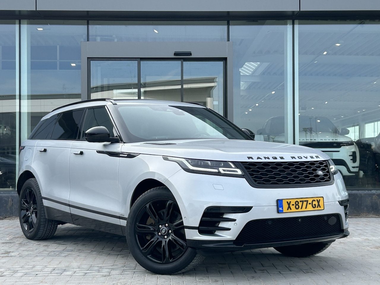 Land Rover Range Rover Velar - 2.0 P400e 404pk AWD Edition | Head-up Display | Panoramisch schuifdak | - AutoWereld.nl