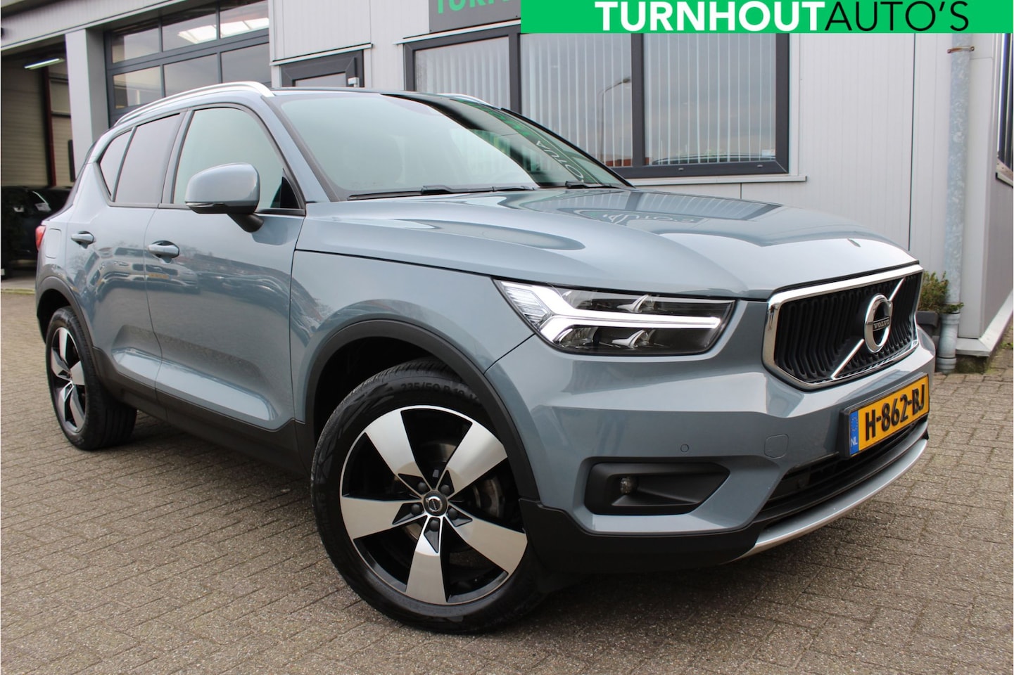 Volvo XC40 - 1.5 T3 Momentum Pro Harman Kardon | Camera | Elektr.trekhaak - AutoWereld.nl