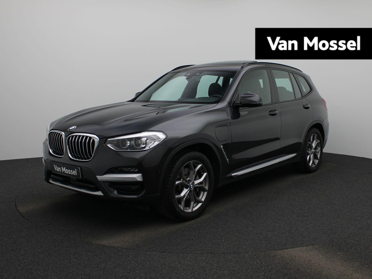 BMW X3 - xDrive30e Executive | SCHUIF-KANTELDAK | SPORTSTOELEN | CAMERA | STOELVERWARMING | NAVIGAT - AutoWereld.nl