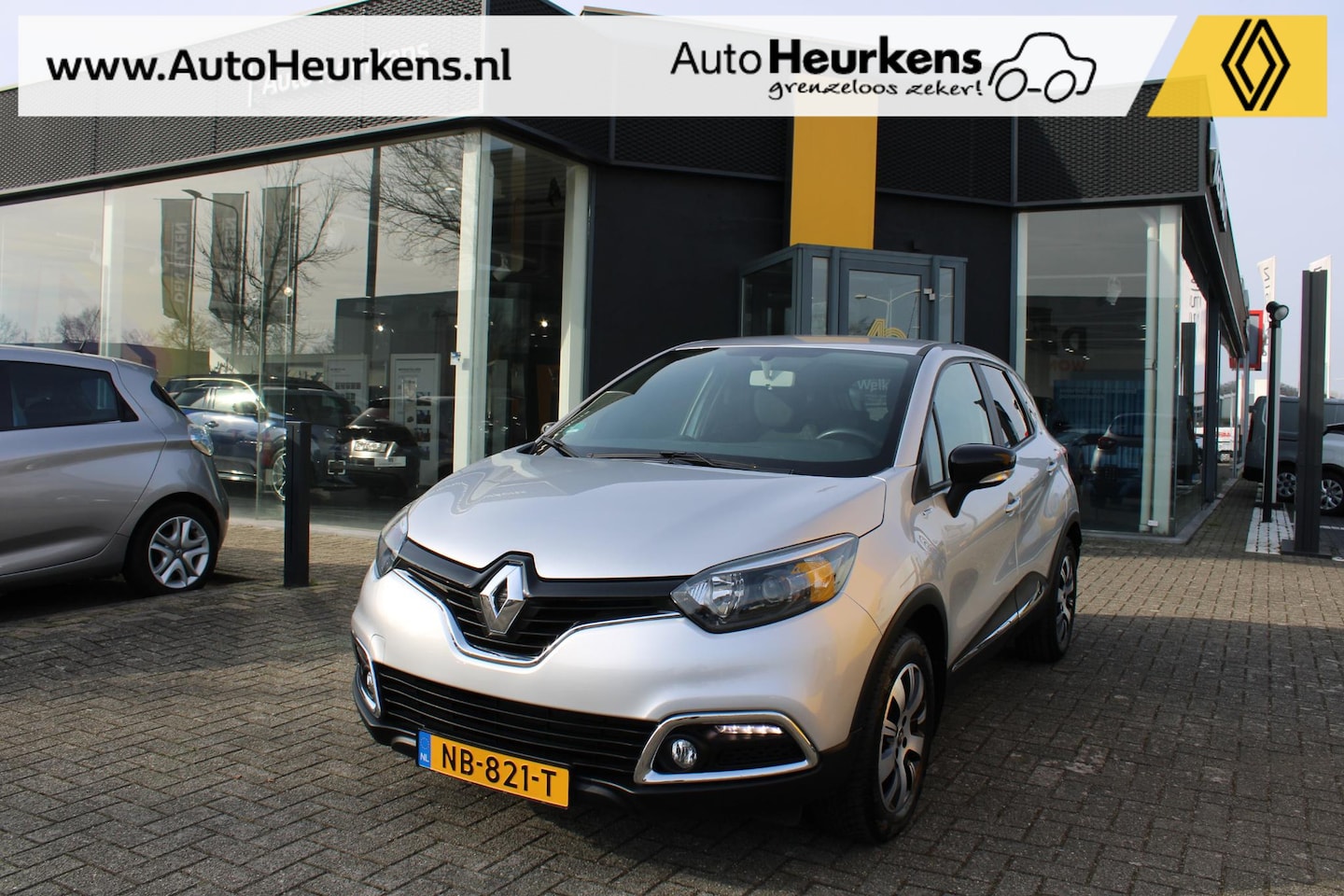 Renault Captur - 0.9 TCe Limited DAB | Navigatie - AutoWereld.nl