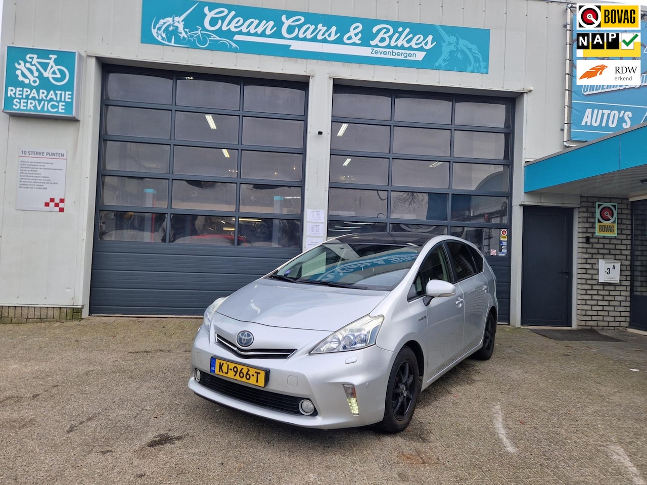 Toyota Prius Wagon - 1.8 Dynamic Business 96g trekhaak 7 stoelen persoon - AutoWereld.nl