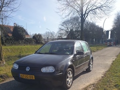 Volkswagen Golf - 1.6-16V Trendline