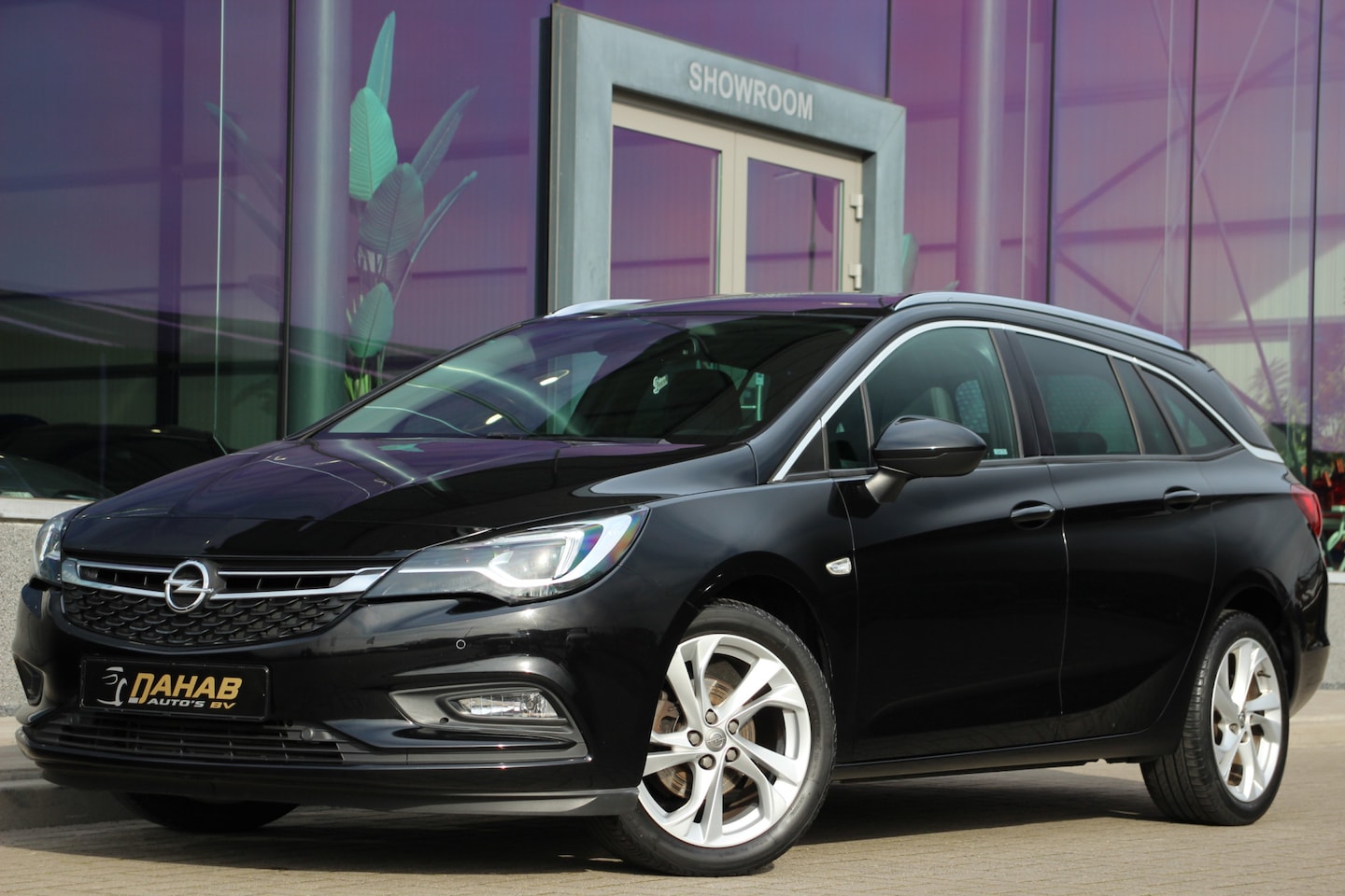 Opel Astra Sports Tourer - 1.4 Turbo 150 PK Business Executive | Schuif/kanteldak | Camera | Keyless | Carplay | Wint - AutoWereld.nl