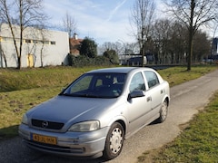 Opel Astra - 1.6-16V Edition