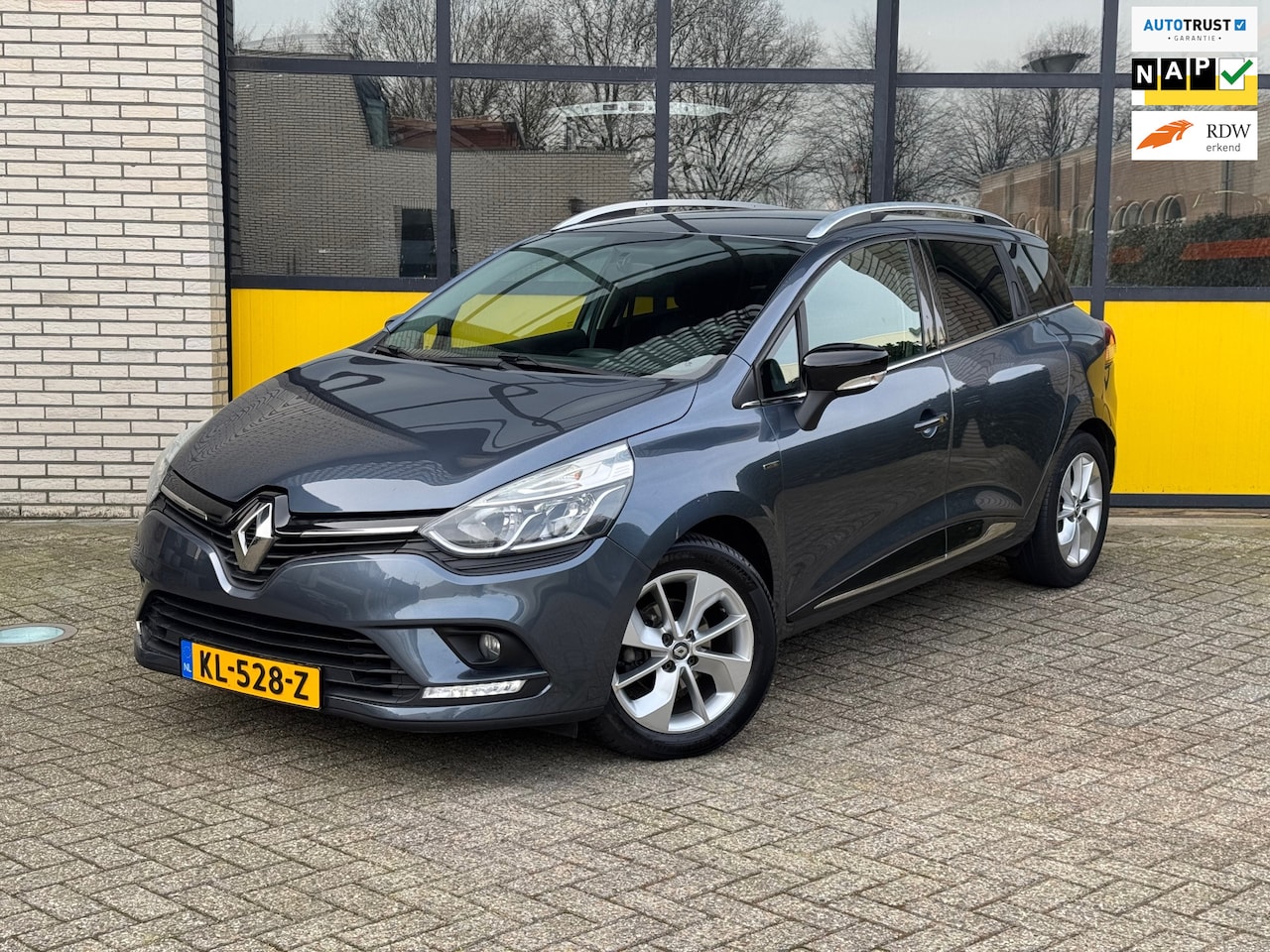 Renault Clio Estate - 90PK TCe Limited, Trekhaak, Navi & PDC - AutoWereld.nl