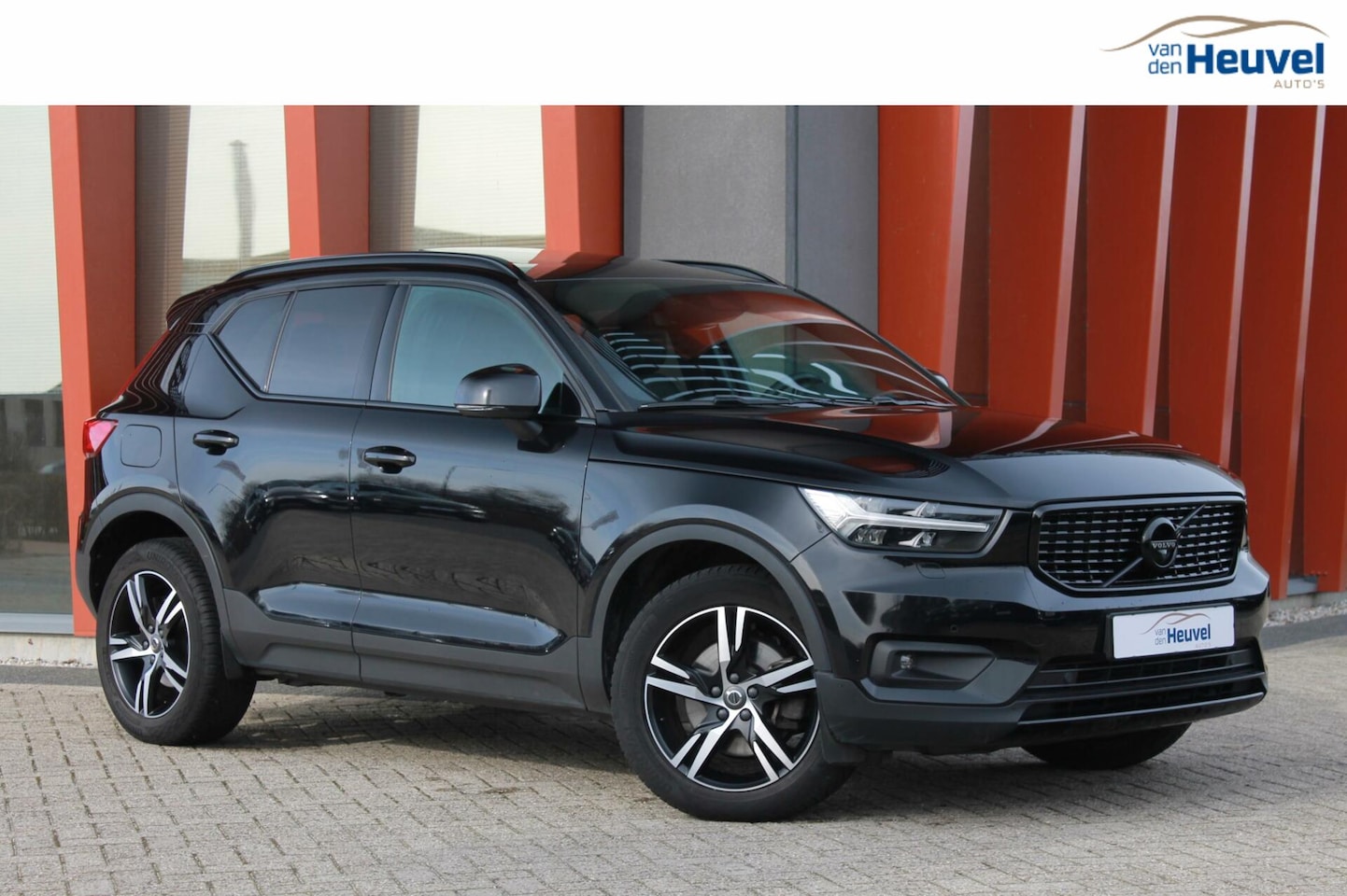 Volvo XC40 - B4 R-Design | Panoramadak | Leder | Pilot Assist | - AutoWereld.nl