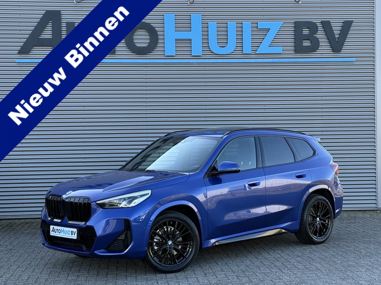 BMW X1 - sDrive20i M Sport Panoramadak Trekhaak Carplay 19 Inch LMV Vierseizoenen banden LED Achter - AutoWereld.nl