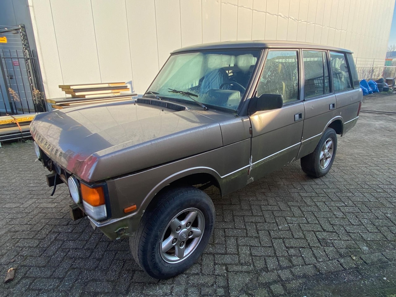 Land Rover Range Rover - 3.9 V8i Vogue 3.9 V8i Vogue - AutoWereld.nl