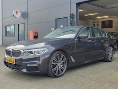 BMW 5-serie - 530e iPerformance High Executive / M-SPORT / SCHUIF-KANTELDAK / STUURVERW. / WIRELESS CHAR