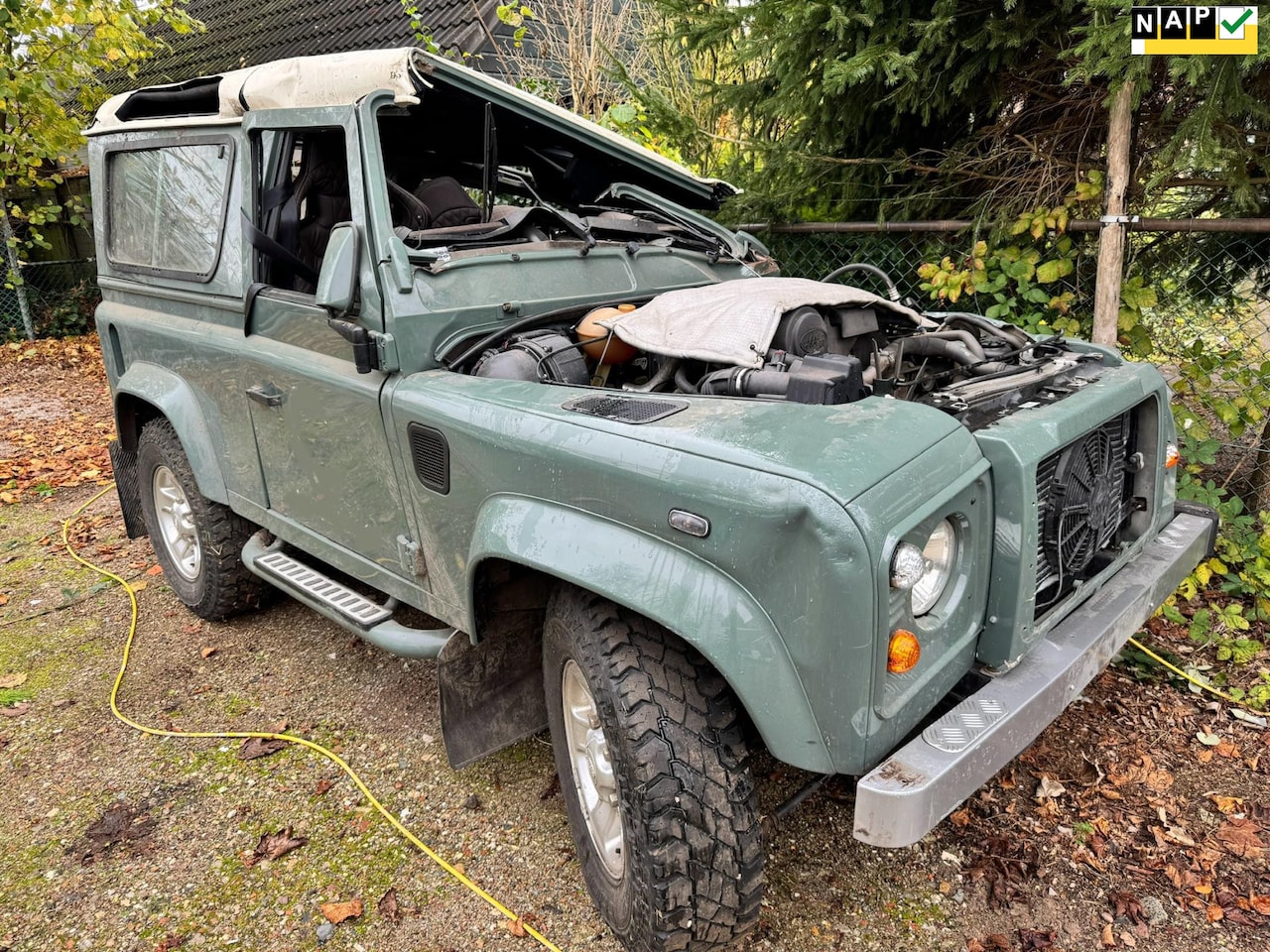 Land Rover Defender 90 - 2.4 TD SW XTech - AutoWereld.nl