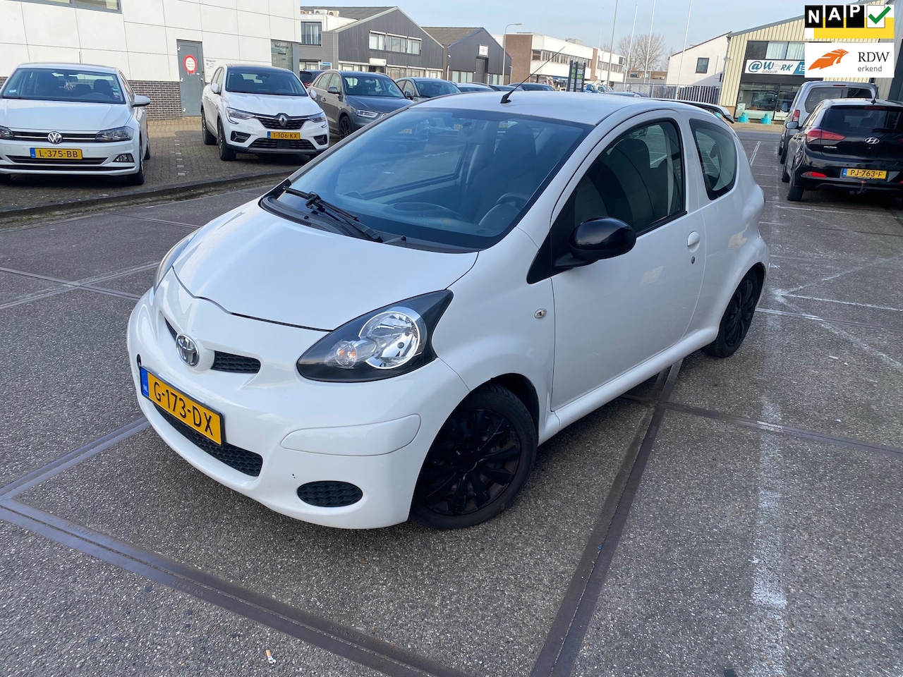 Toyota Aygo - 1.0-12V Access/3drs/2e EIG/ dealeronderhouden/ 1jaar apk, airco, EL-ramen/ zeer nette auto - AutoWereld.nl