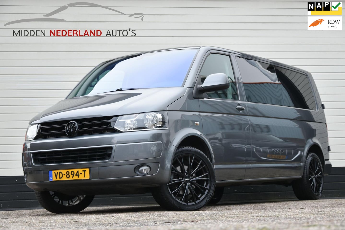 Volkswagen Transporter - 2.0 TDI L2H1 DC * LEER * AUTOMAAT * TREKHAAK * NETTE STAAT * CAMERA * - AutoWereld.nl