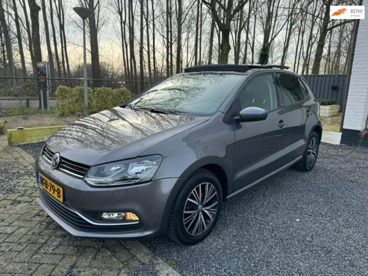 Volkswagen Polo - 1.2 TSI Highline allstar Pano - AutoWereld.nl