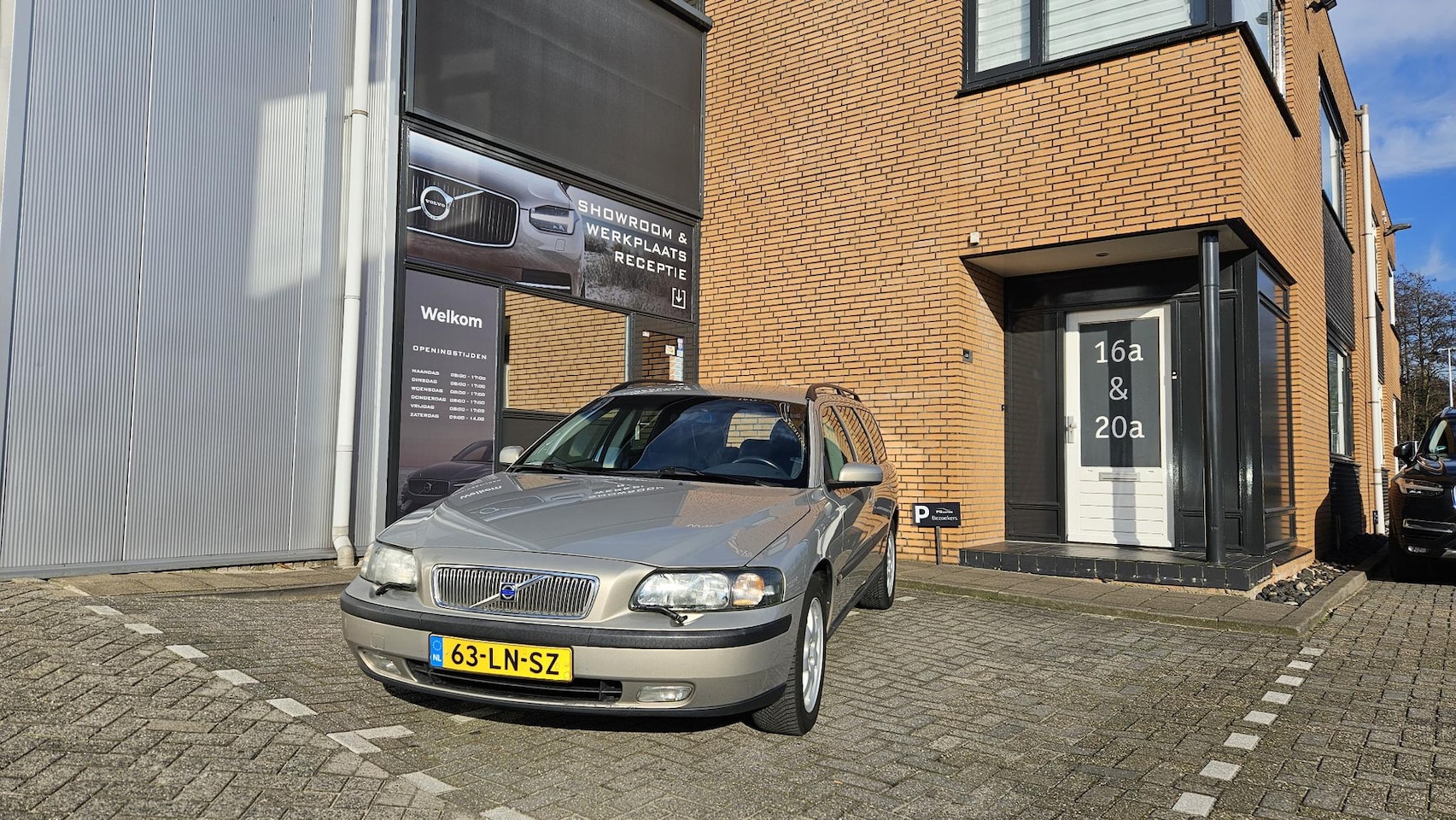 Volvo V70 - 2.4 Comfort Line 2.4 Comfort Line - AutoWereld.nl