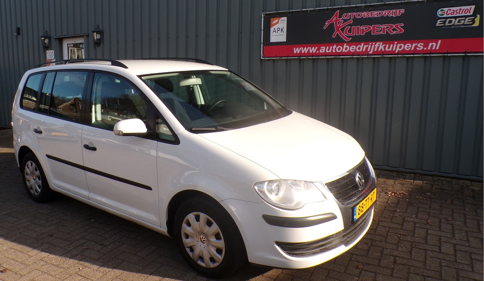 Volkswagen Touran - 1.6 Optive 7 Persoons Clima.Cruise.Audio.Trekhaak - AutoWereld.nl