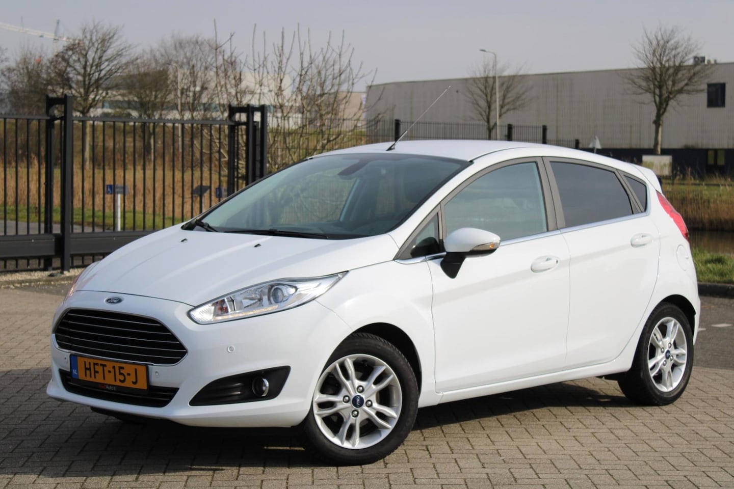 Ford Fiesta - 1.0 EcoBoost Titanium X l Airco l LED l LMV - AutoWereld.nl