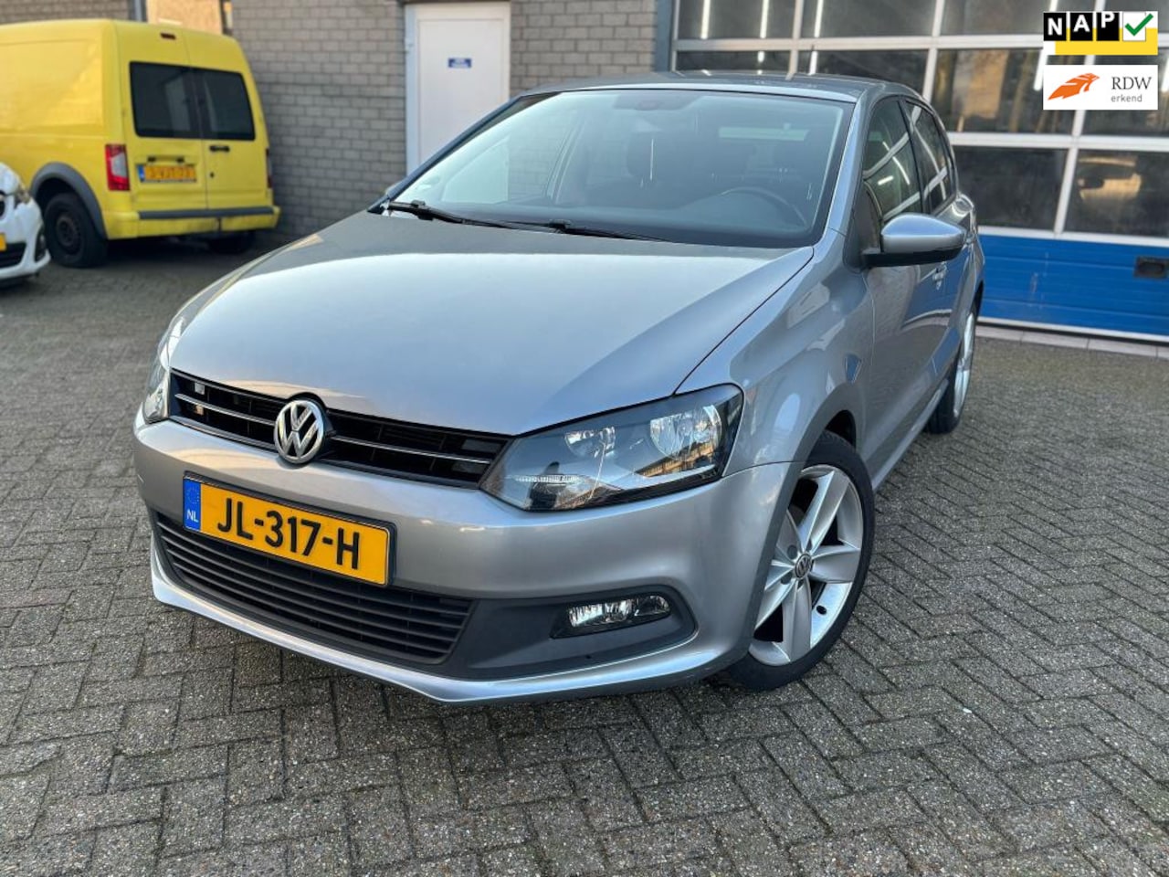 Volkswagen Polo - 1.2 TSI Highline |PDC|CRUISE|LMV|STOELV|CARPLAY - AutoWereld.nl