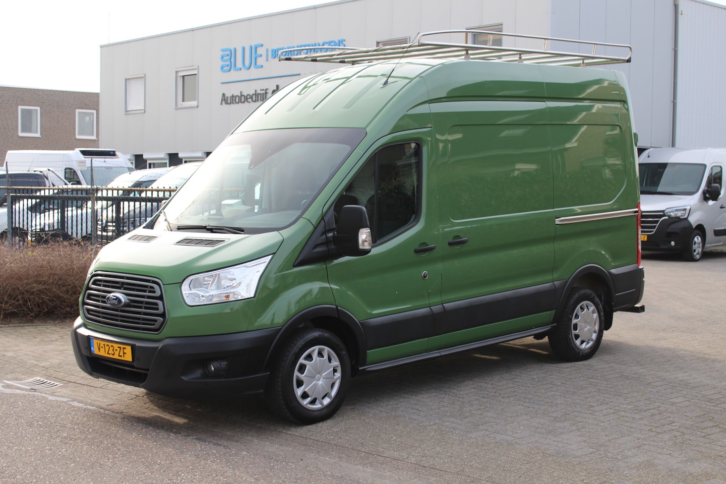 Ford Transit - 310 2.0 TDCI 130PK Euro6 Automaat L2H3 Trend ✓ imperiaal ✓ 2x schuifdeur ✓ trekhaak - AutoWereld.nl