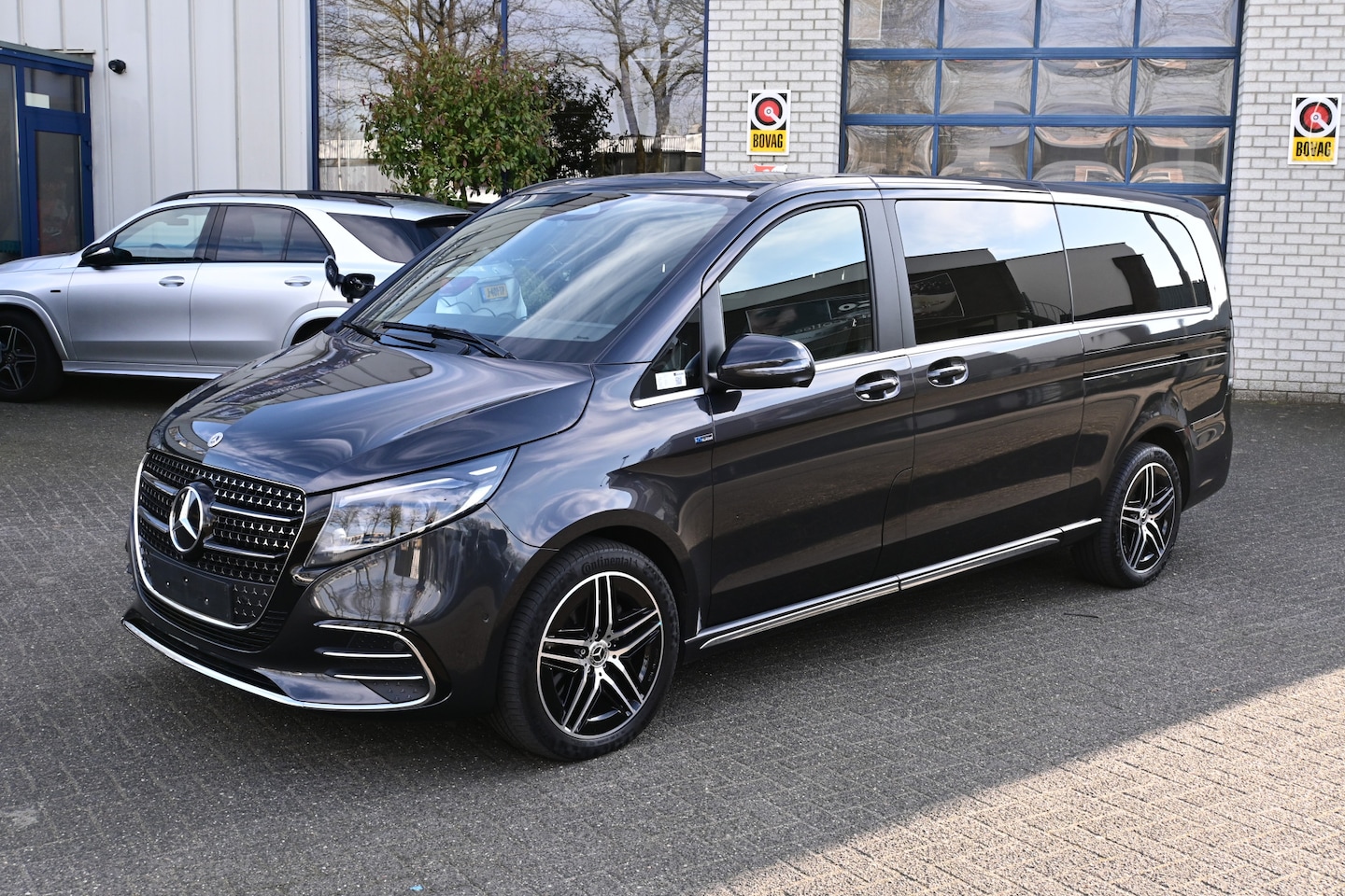 Mercedes-Benz V-klasse - 300d L3 AMG 4x4 4-Matic, Easy pack pakket, Winter pakket - AutoWereld.nl