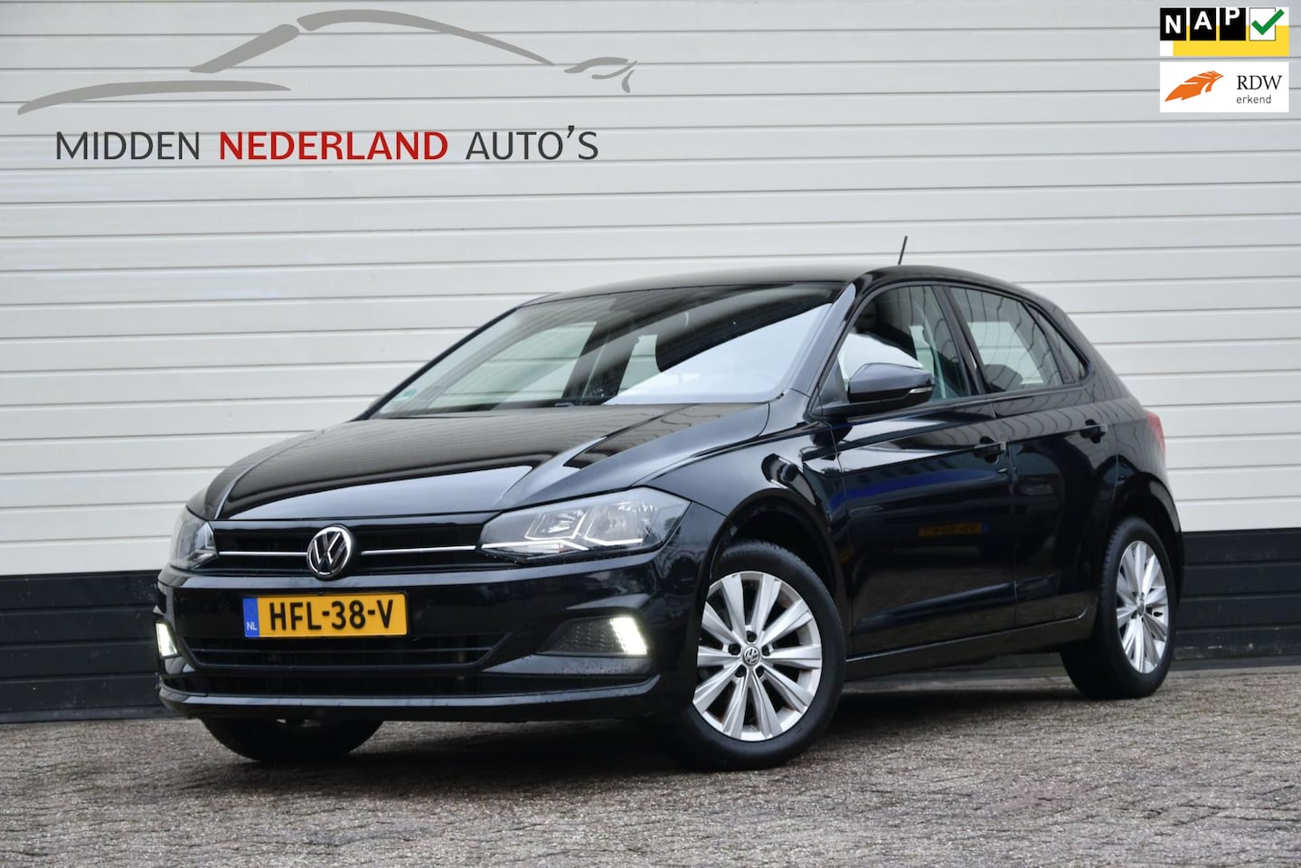 Volkswagen Polo - 1.0 TSI * STOELVERWARMING * PDC * AUTOMAAT * CARPLAY * - AutoWereld.nl