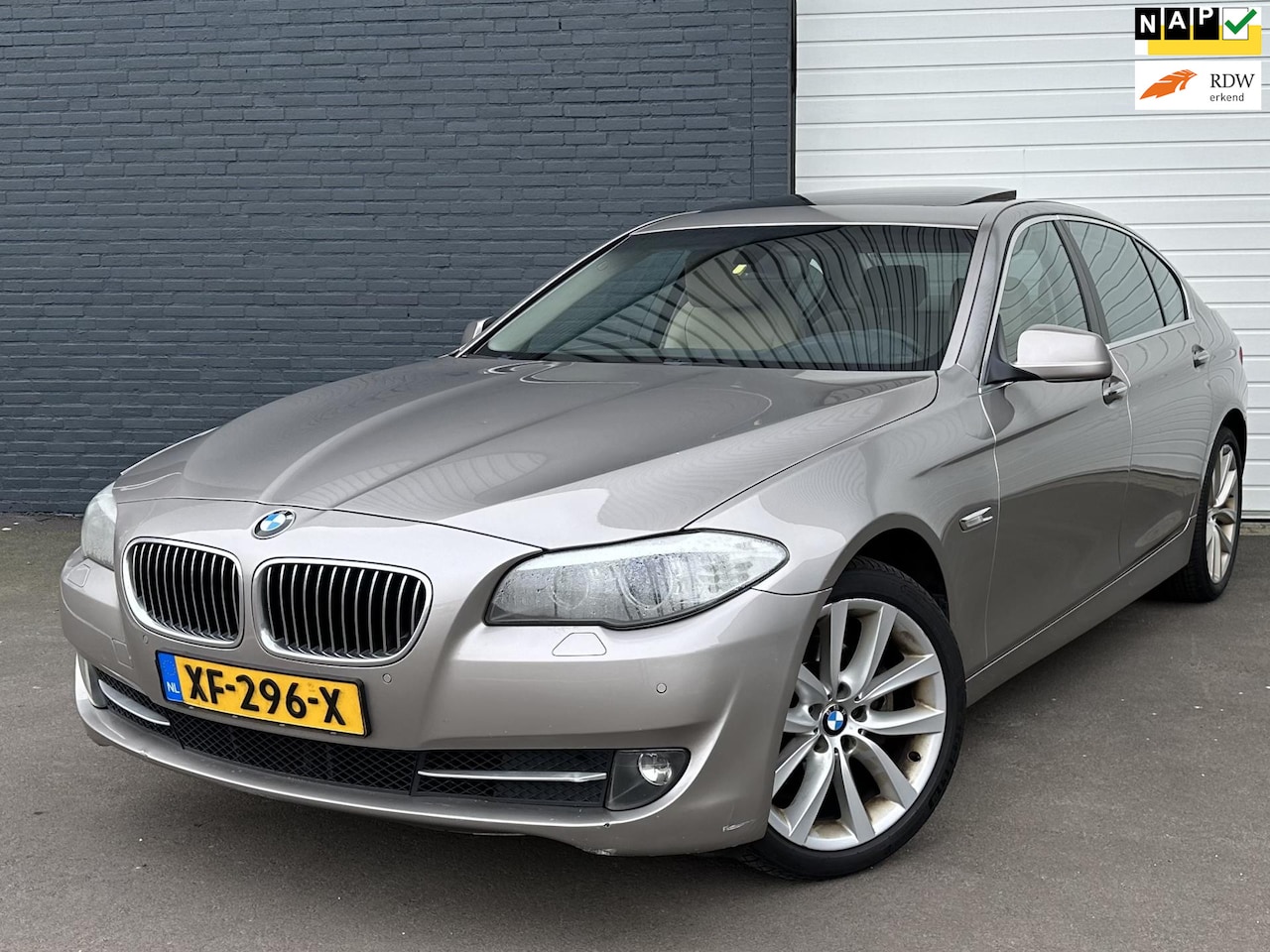 BMW 5-serie - 530 LI VERLENGD/1EEIG/6CILL/LEDER/CRUISE/CLIMA - AutoWereld.nl