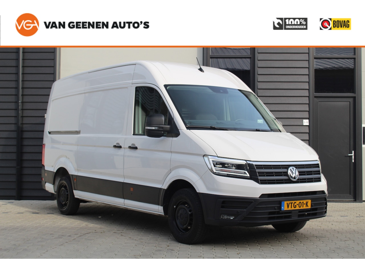 Volkswagen Crafter - 35 2.0TDI 177Pk L3H3 Highline DSG-automaat | LED | Trekhaak - AutoWereld.nl