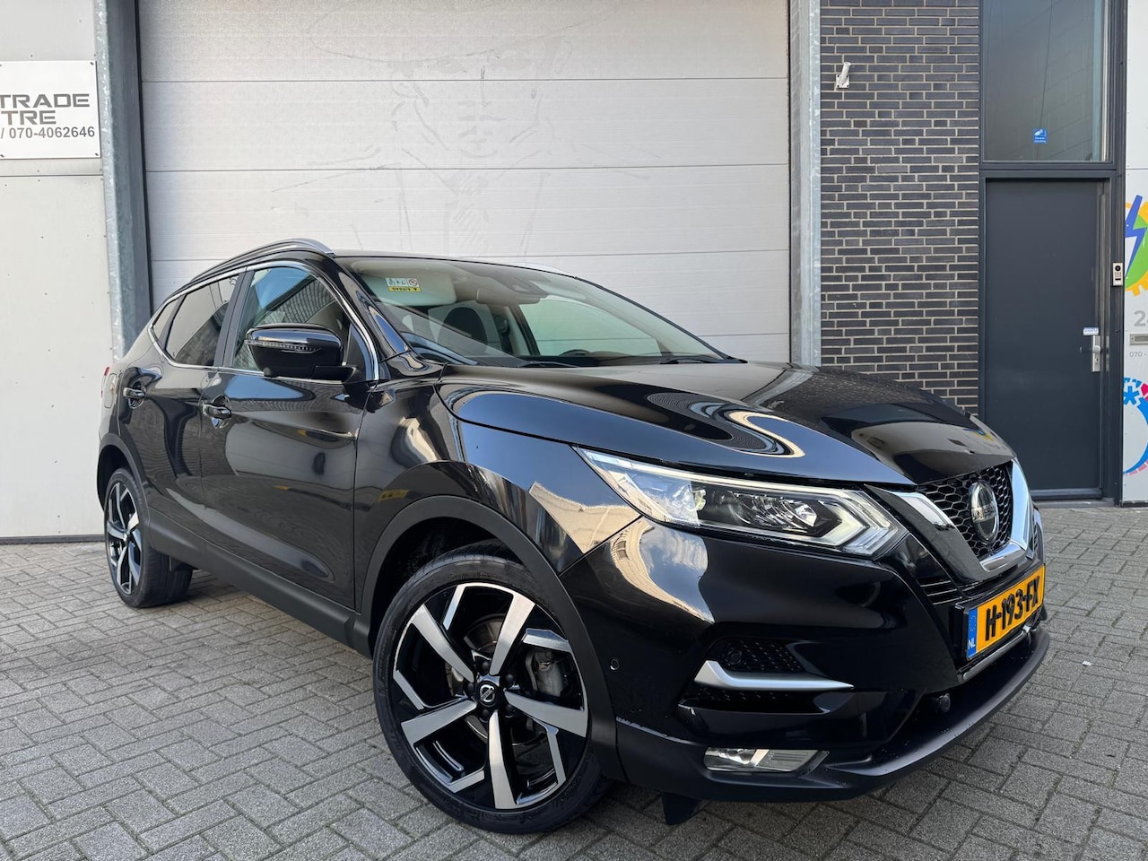 Nissan Qashqai - 1.3 DIG-T Business Edition [Pano|Carplay|StoelVW|Camera|Trekhaak|Dealer OH] - AutoWereld.nl