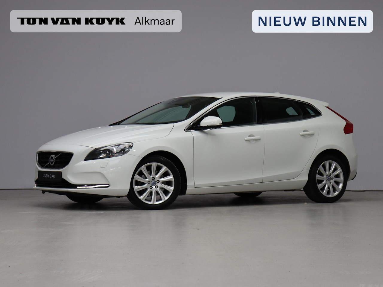 Volvo V40 - T3 Summum / Trekhaak / Leder / All seasons - AutoWereld.nl