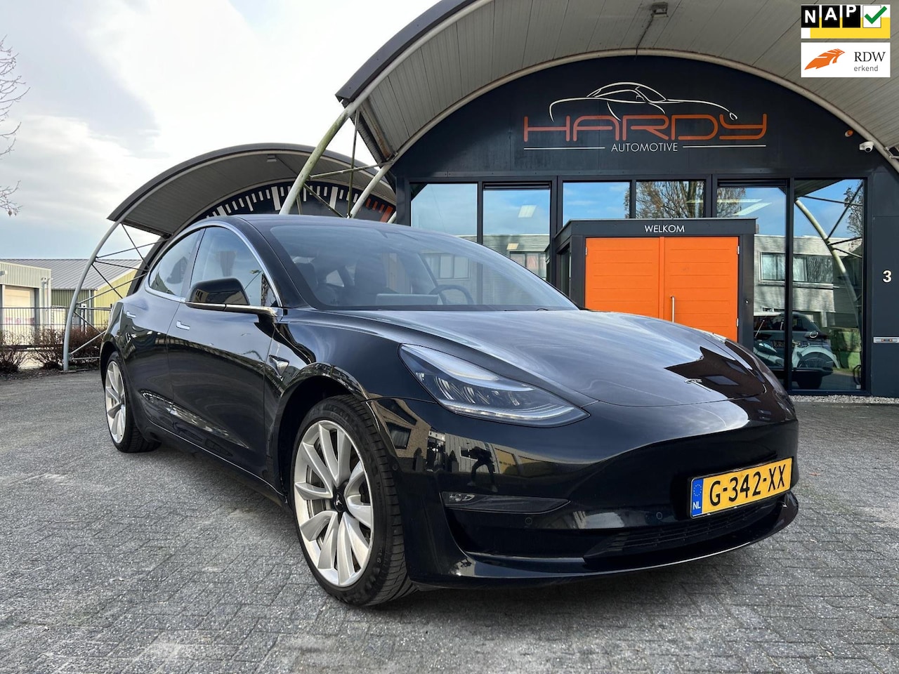 Tesla Model 3 - Long Range RWD Long Range AWD 75 kWh 86% SOH Trekhaak (1.000kg) - AutoWereld.nl