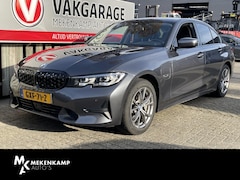 BMW 3-serie - 330e Sport Line 17"/Trekhaak/Adaptieve cruise/Stuur + stoelverwarming/PDC v+a/Sportstoelen