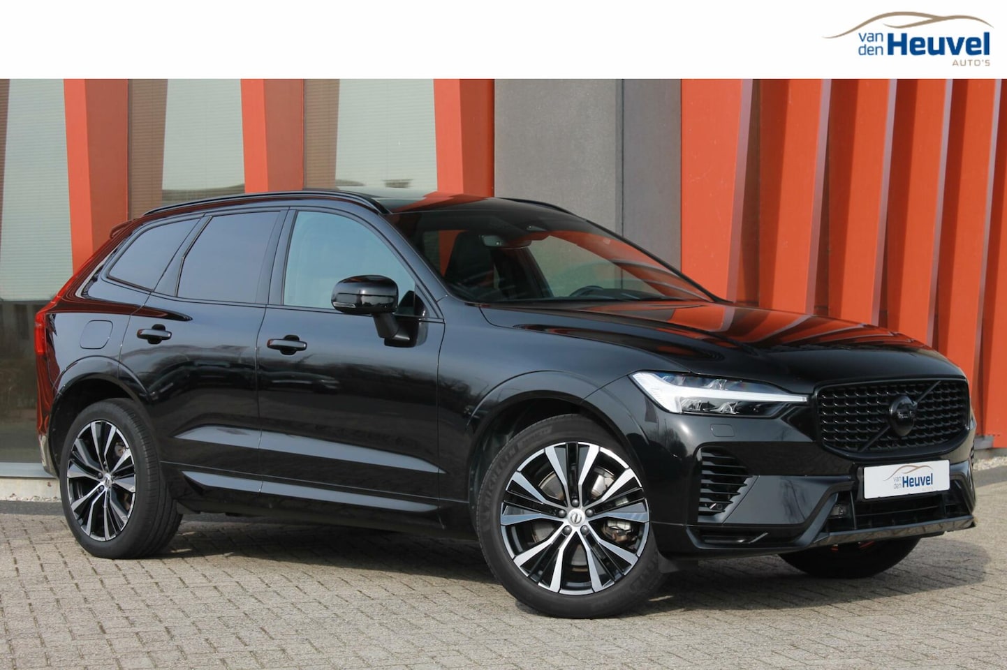 Volvo XC60 - T6 Recharge AWD Ultimate Dark - AutoWereld.nl