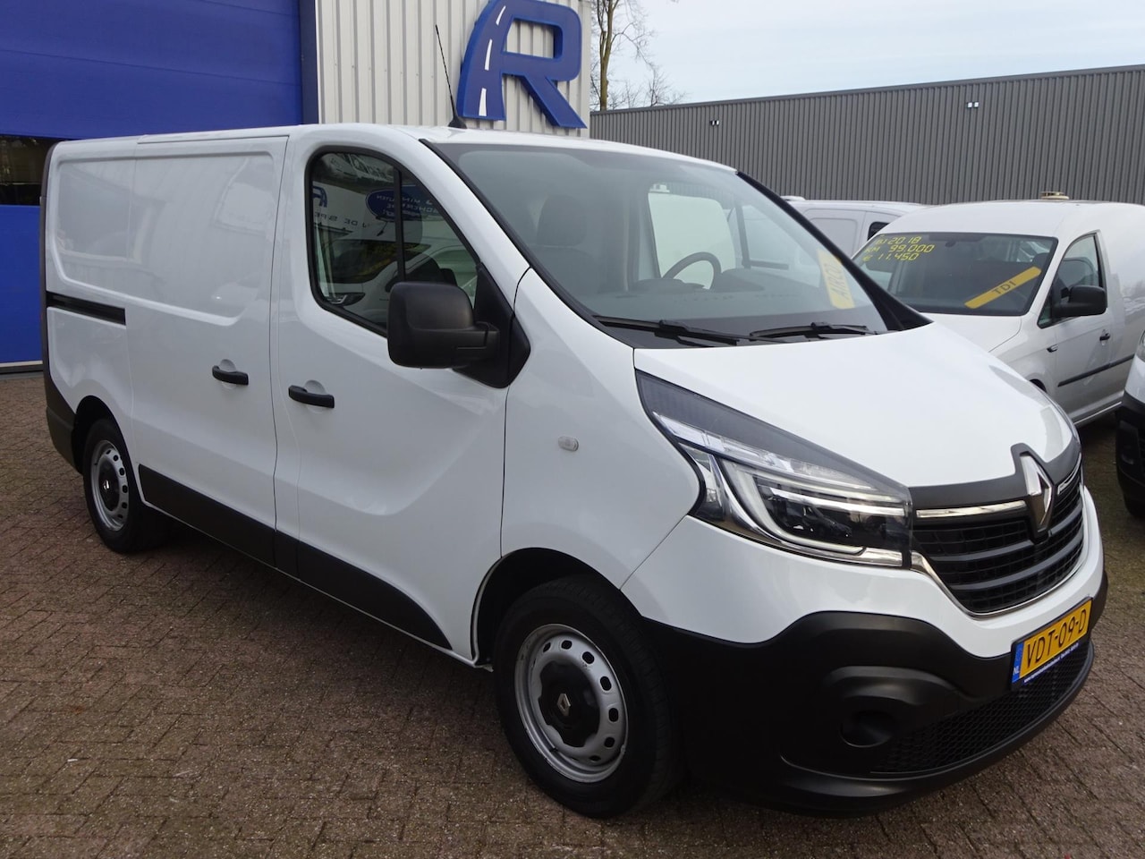 Renault Trafic - 2.0 dCi 120 T29 L1H1 Comfort AIRCO CRUISE 2 x SCHUIFDEUR - AutoWereld.nl