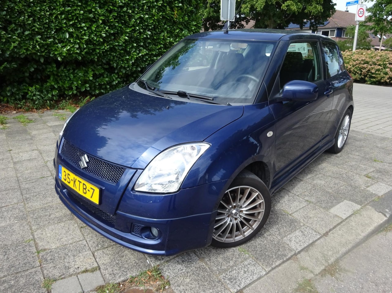 Suzuki Swift - 1.3 GLS MET JAAR APK - AutoWereld.nl