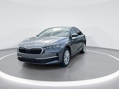 Skoda Octavia - First Edition 1.5 TSI m-HEV 85 kW / 115 pk Hatchba ck | metallic lak | licht metalen velge