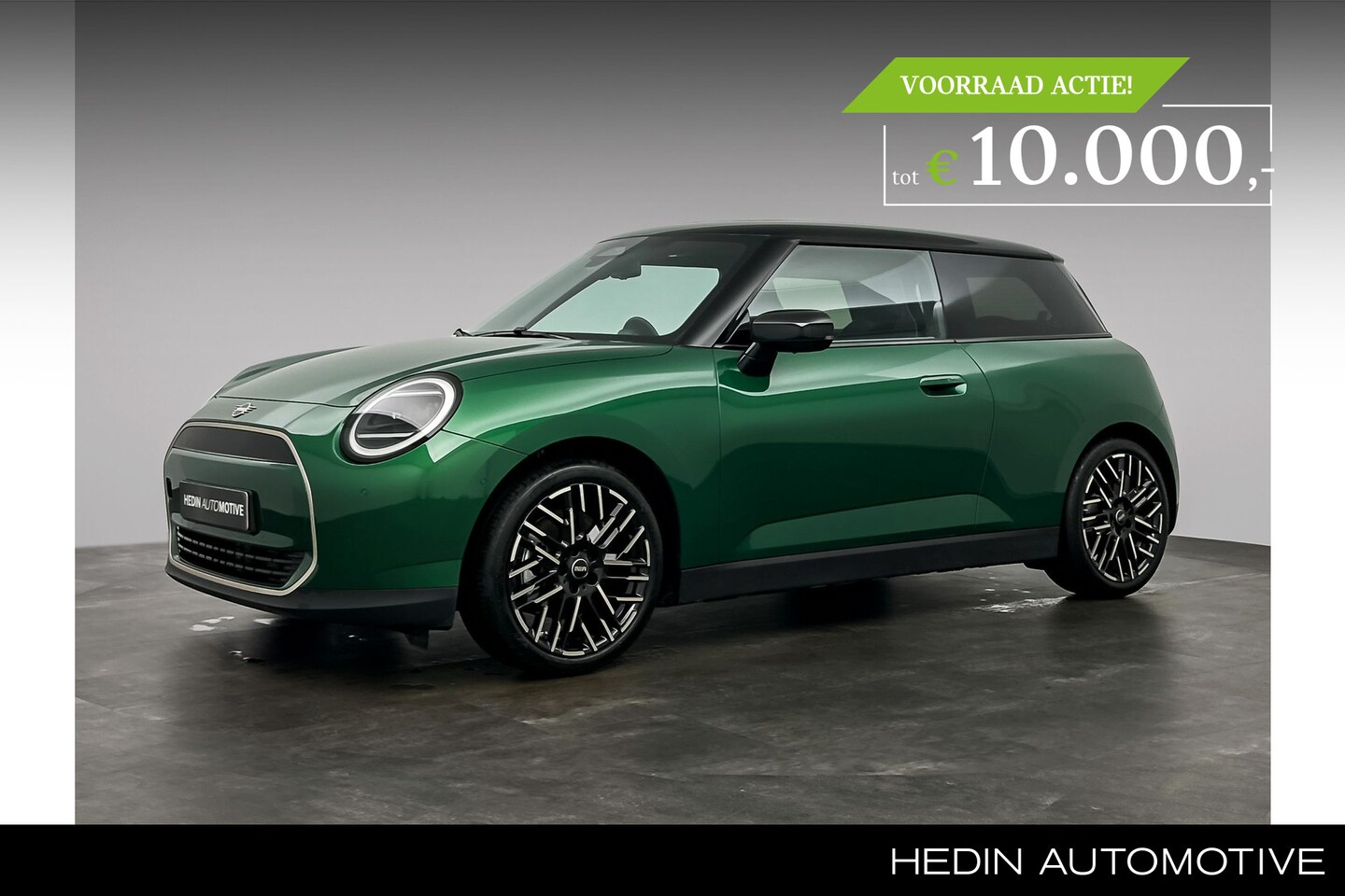 MINI Cooper - 3-deurs E Favoured Trim | M Pakket | 18 Inch LM wielen | Dak- en spiegels in zwart - AutoWereld.nl