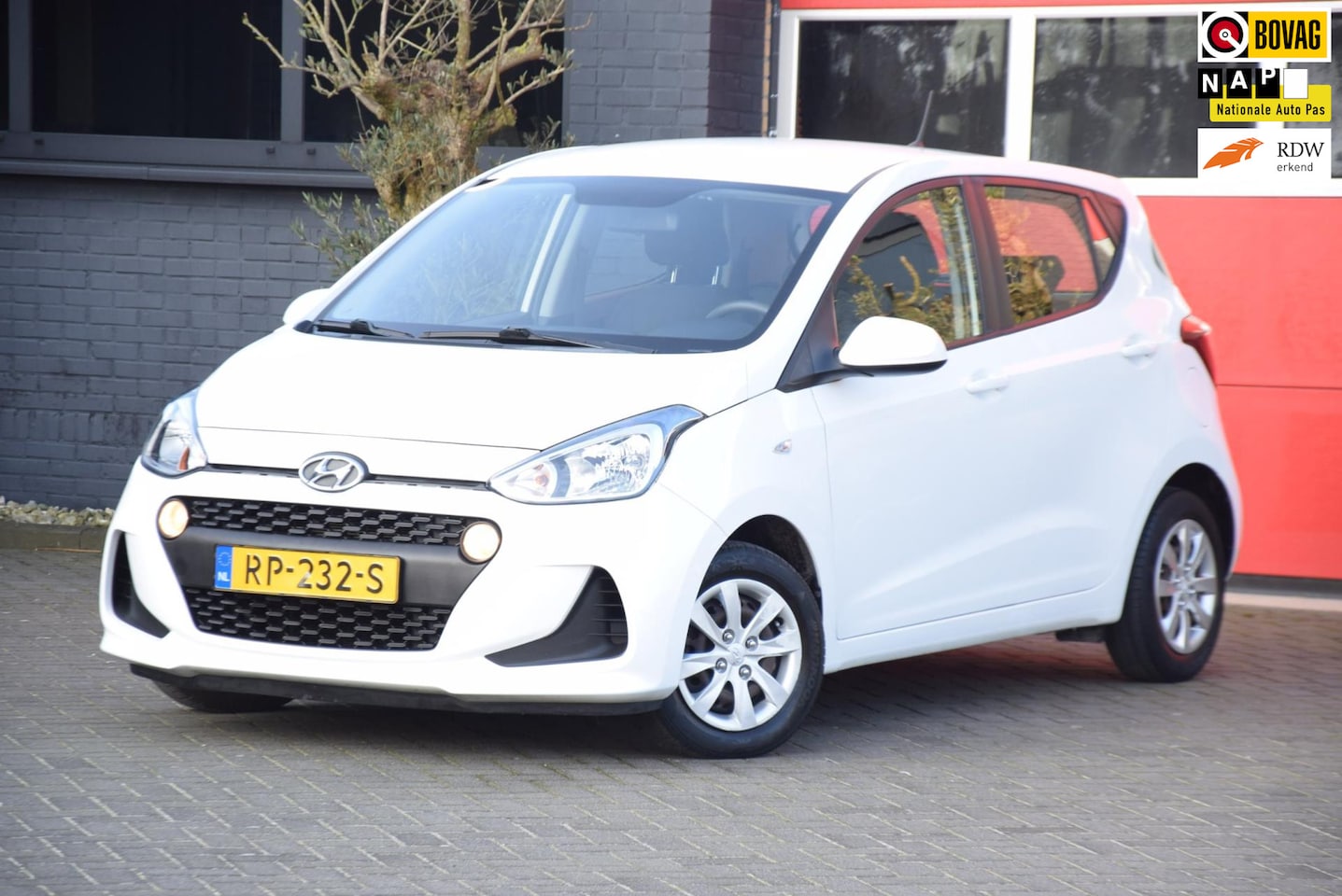 Hyundai i10 - 1.0i Comfort 2018 Cruise control Airco - AutoWereld.nl