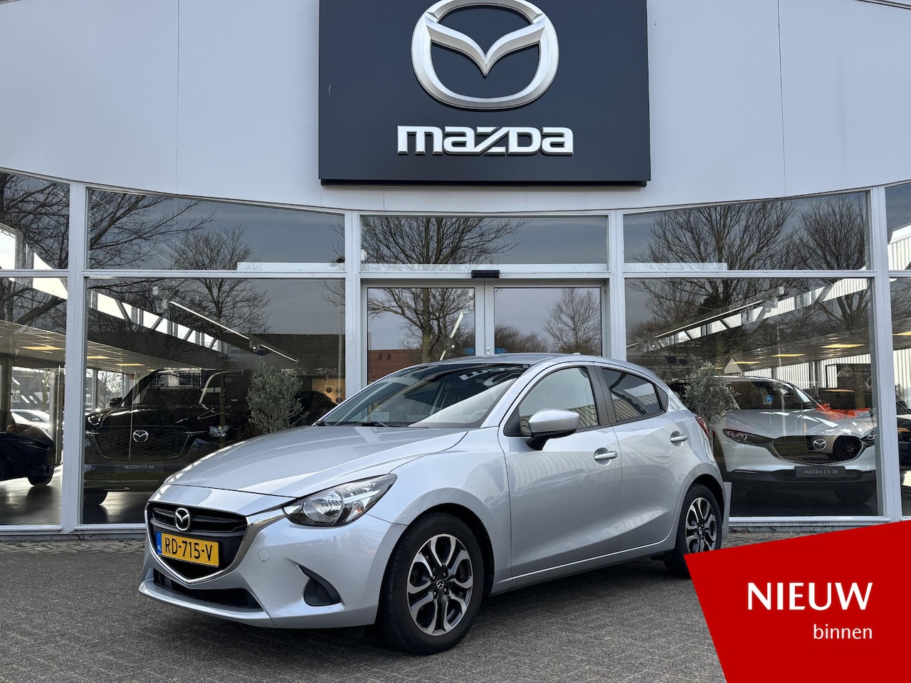 Mazda 2 - 1.5 Skyactiv-G Skylease+ NL Auto, Dealer ond., Navi, Parkeerhulp, Stoelverw. Trekhaak afn. - AutoWereld.nl