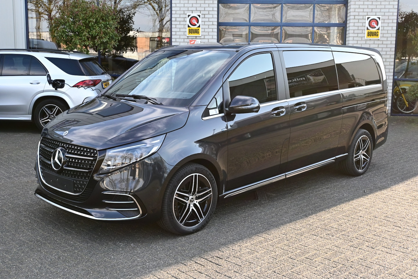 Mercedes-Benz V-klasse - 300d L3 AMG pakket Easy pack pakket, Winter pakket - AutoWereld.nl