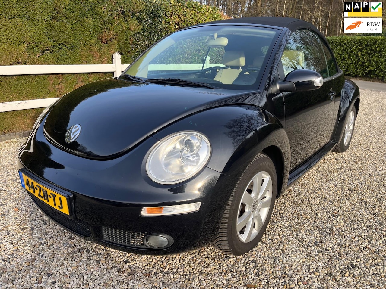 Volkswagen New Beetle Cabriolet - 2.0 Highline aut .83.813 km - AutoWereld.nl