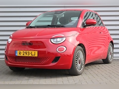 Fiat 500e - RED 42 KWH AUTOMAAT / NAVI / CLIMA / LED / PDC / 16" LMV / FULL-LED / BLUETOOTH / CRUISECO