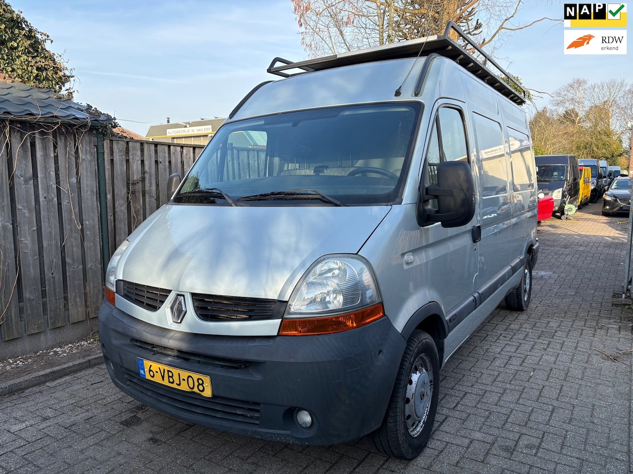 Renault Master - T33 2.5 dCi L2H2 / airco / imperial / cruise control / nap - AutoWereld.nl