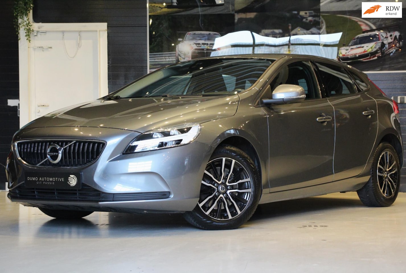 Volvo V40 - 1.5 T2 Polar+ - FULL LED - NAVI - CLIMA - HALF LEDER - 1E EIG - DEALER OH - TOPSTAAT! - AutoWereld.nl