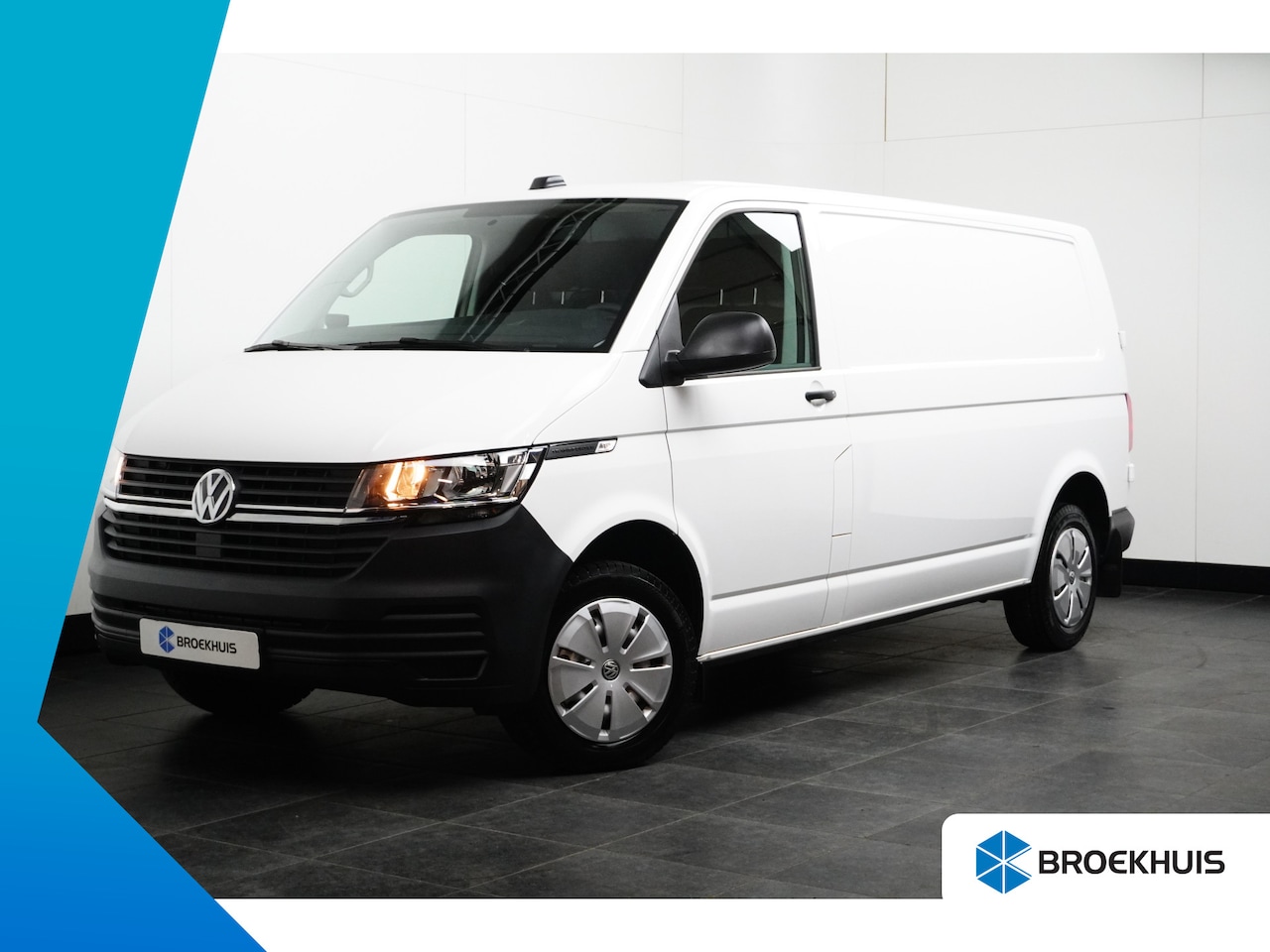 Volkswagen Transporter - 2.0 TDI L2H1 150 pk | Standkachel | Trekhaak | Apple Car Play | - AutoWereld.nl