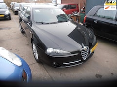 Alfa Romeo 147 - 1.6 T.Spark Business 5drs airco elek pak nap apk