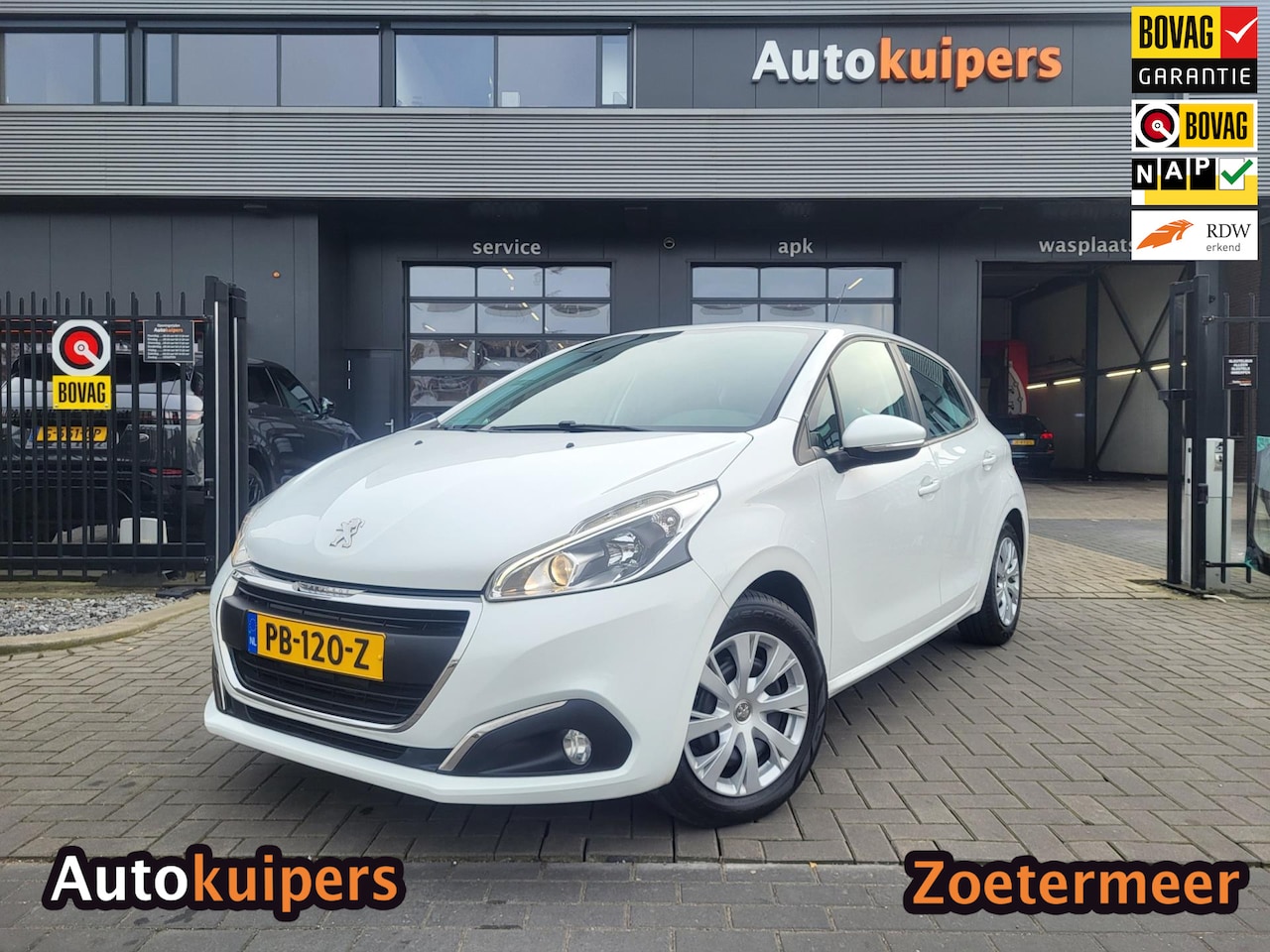 Peugeot 208 - 1.2 PureTech | Navigatie, cruise control, LAGE KM STAND, NAP! - AutoWereld.nl