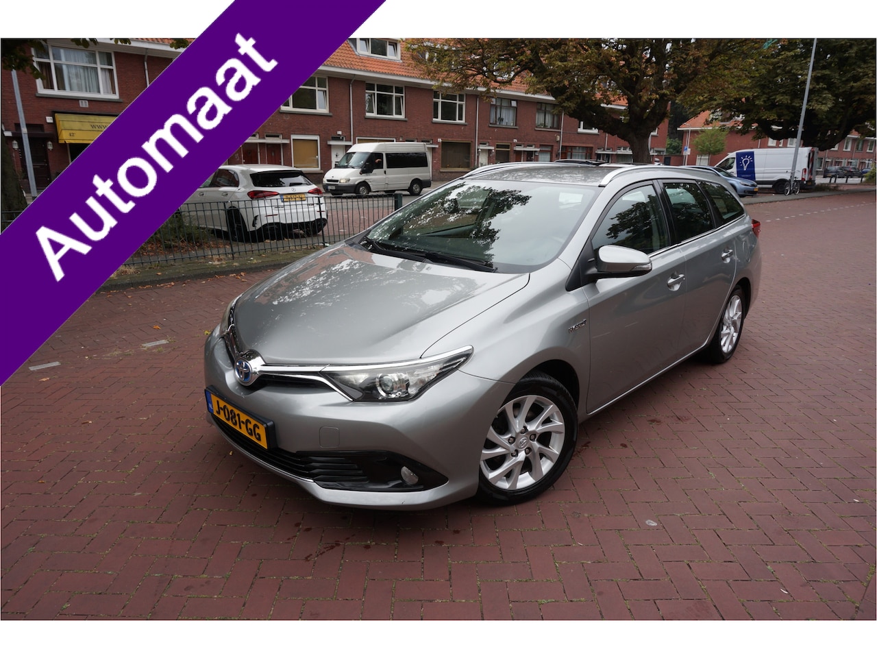 Toyota Auris Touring Sports - 1.8 Hybrid Black Edition navigatie telefoon cruisecontrol camera...... - AutoWereld.nl