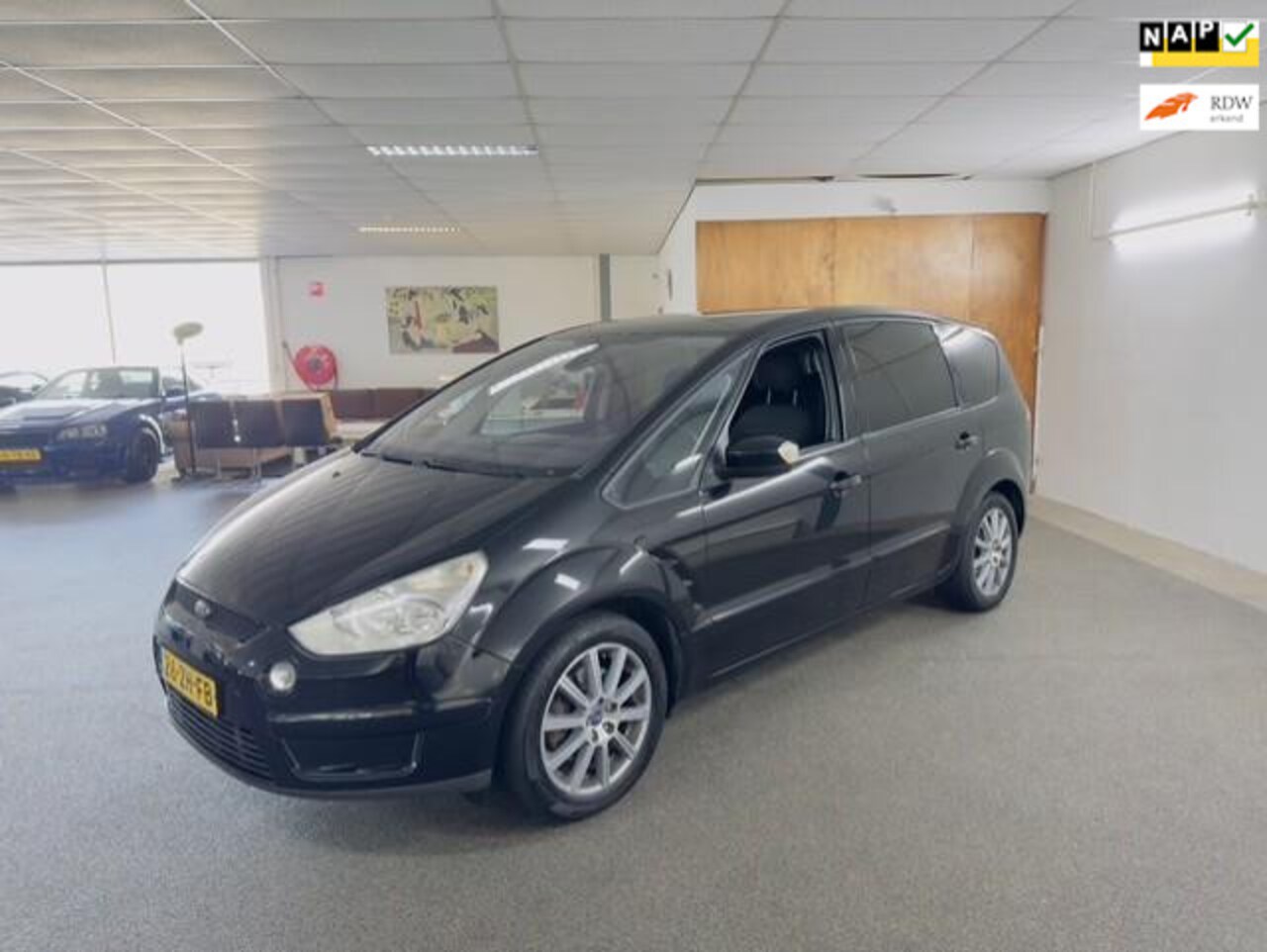 Ford S-Max - 2.0-16V 7Persoons,1e Eigenaar,Cruise,Clima,N.A.P,Lm velgen,2 sleutels + boekjes aanwezig!! - AutoWereld.nl