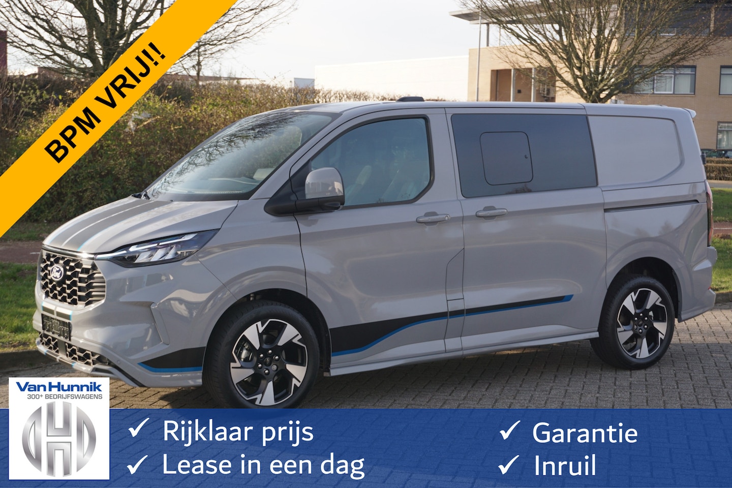 Ford Transit Custom - 320S 170PK DC Sport AUT BPM VRIJ!! Navi, ACC, Trekhaak, 360° Cam, 17" LM, Elek. Schuifdeur - AutoWereld.nl