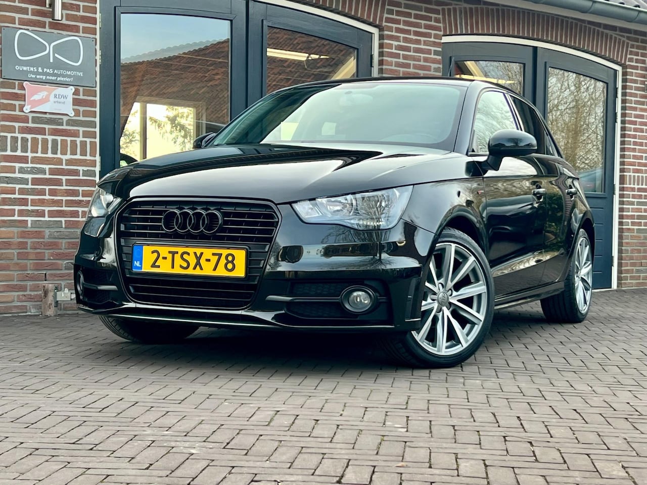 Audi A1 Sportback - 1.2 TFSI Admired S LINE | NAP | NAVIGATIE | CRUISE | NIEUWE APK - AutoWereld.nl