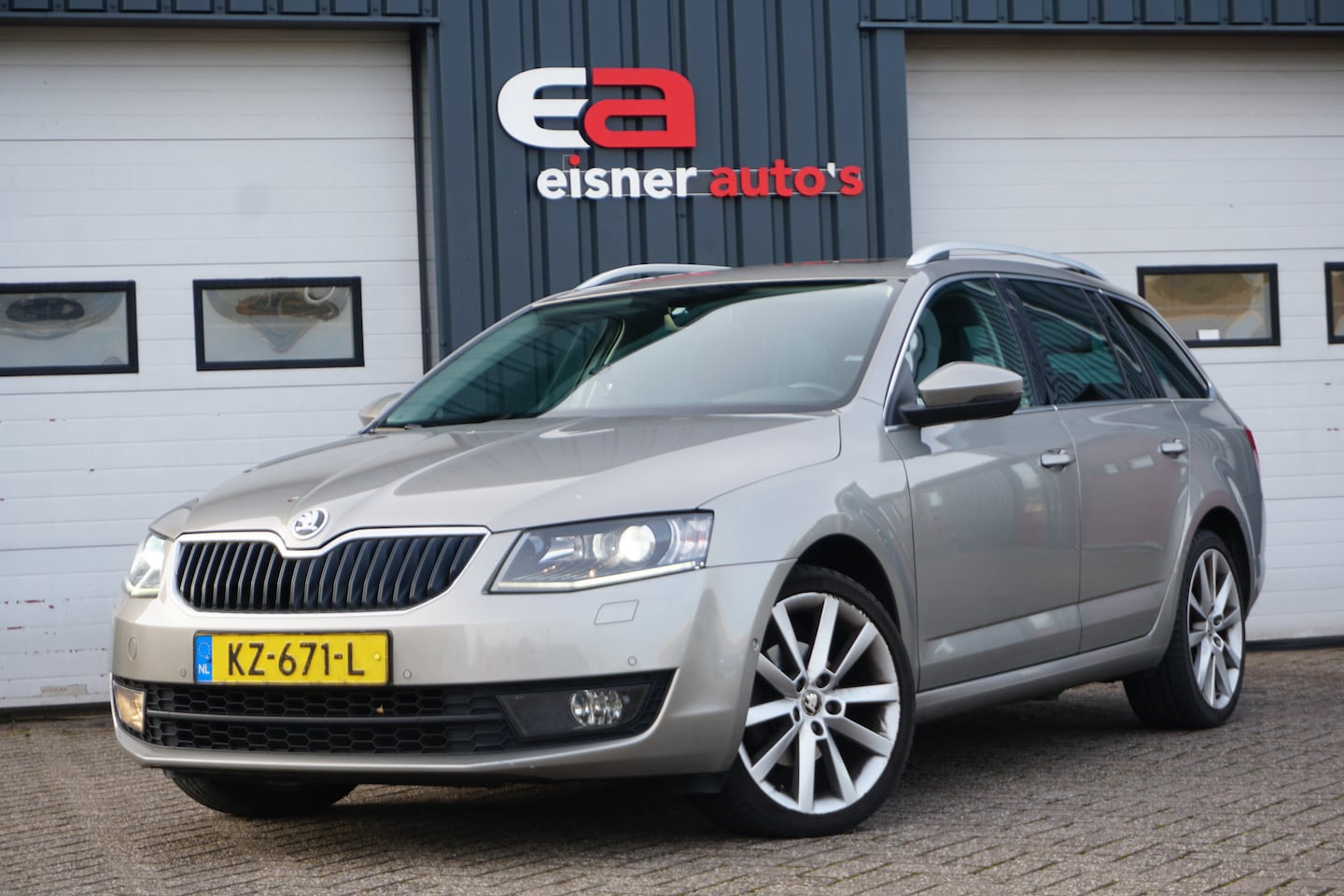 Skoda Octavia Combi - 1.0 TSI DSG Greentech Style Business | XENON | PANO | LEDER/ALCANTARA | STOELVERW. | - AutoWereld.nl